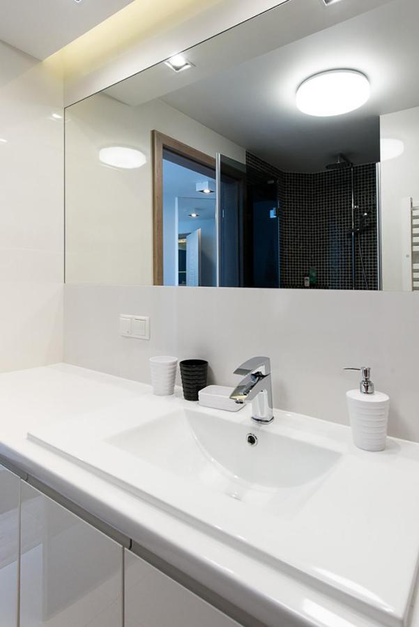 Cozy And Large 62 M2 Apartment With Air Conditioning, Old Town Cracovie Extérieur photo
