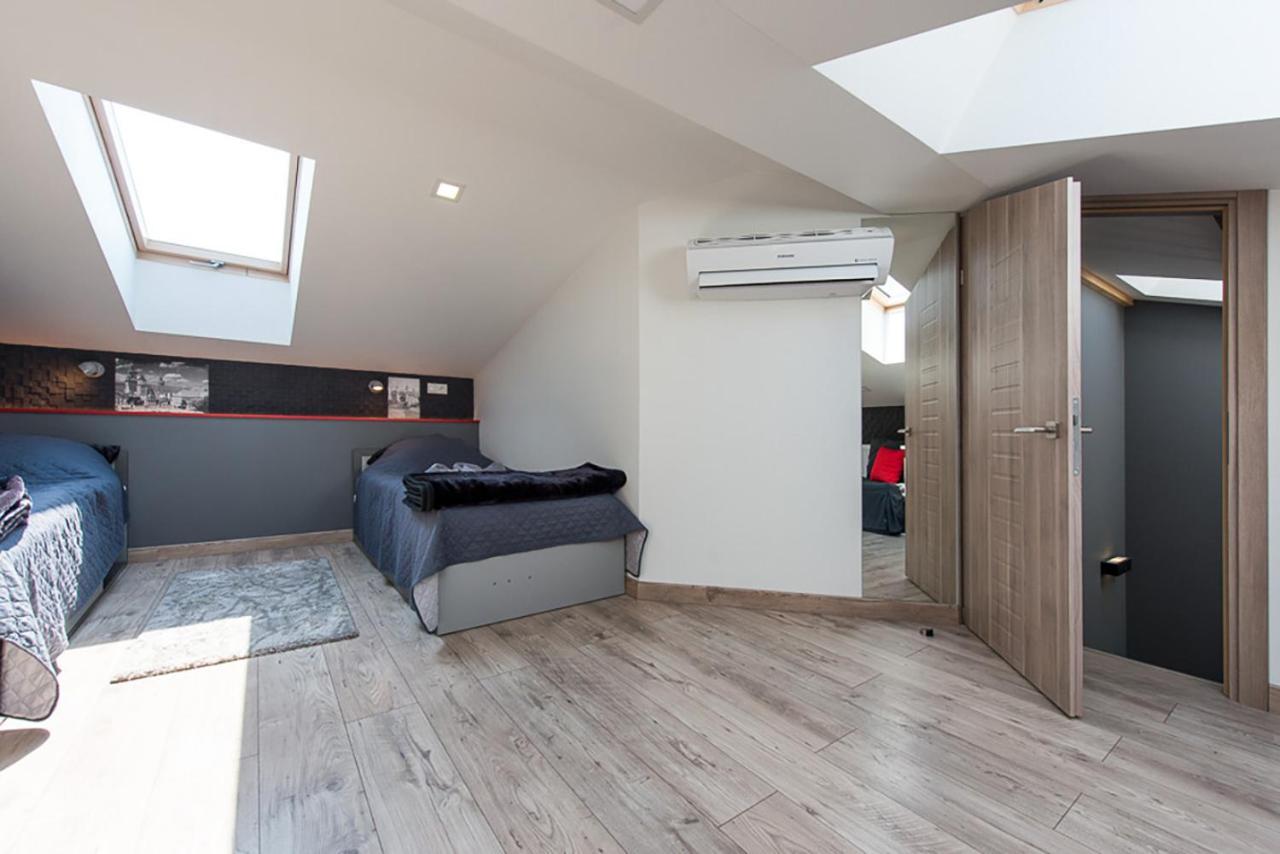Cozy And Large 62 M2 Apartment With Air Conditioning, Old Town Cracovie Extérieur photo